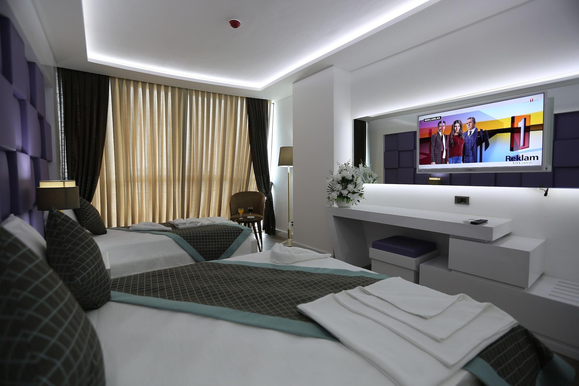 Отель Elips Royal & 4*